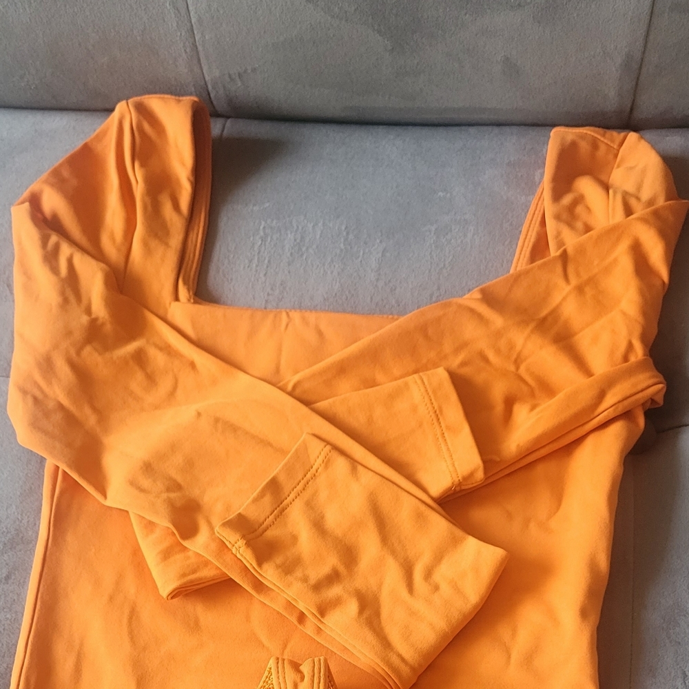 NEW Babaton long sleeves bodysuit